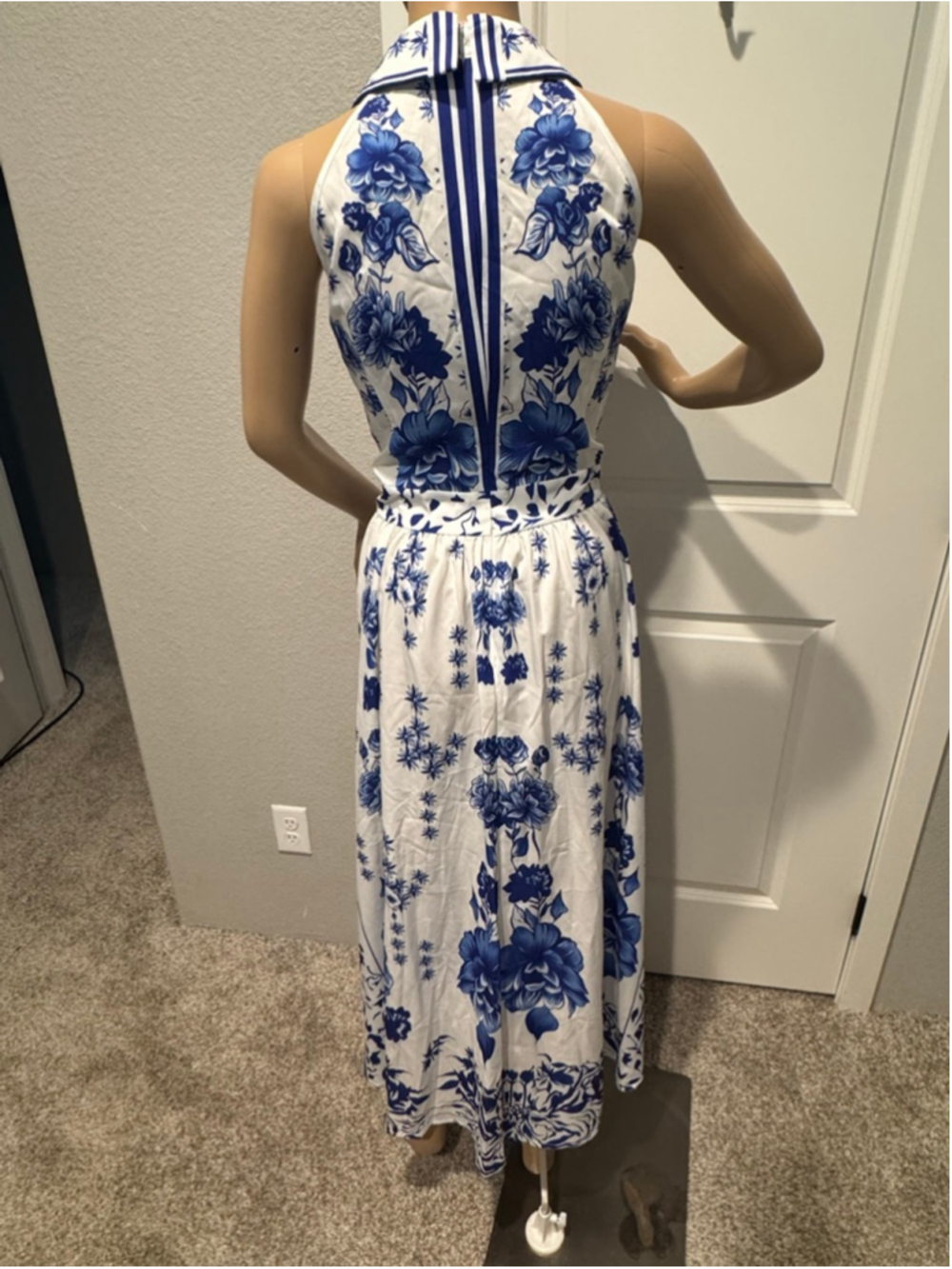 Women's Unbranded White & Blue Floral Halter Maxi Dress L - Picture 5 of 10